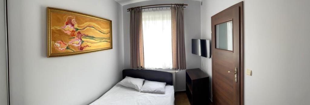 Irys 1 Lägenhet Tychy Exteriör bild